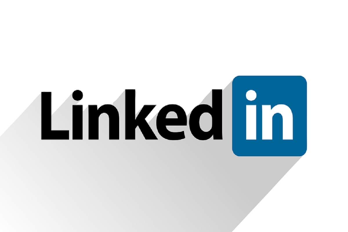 LinkedIn Cuts 700 Jobs and Closes China App