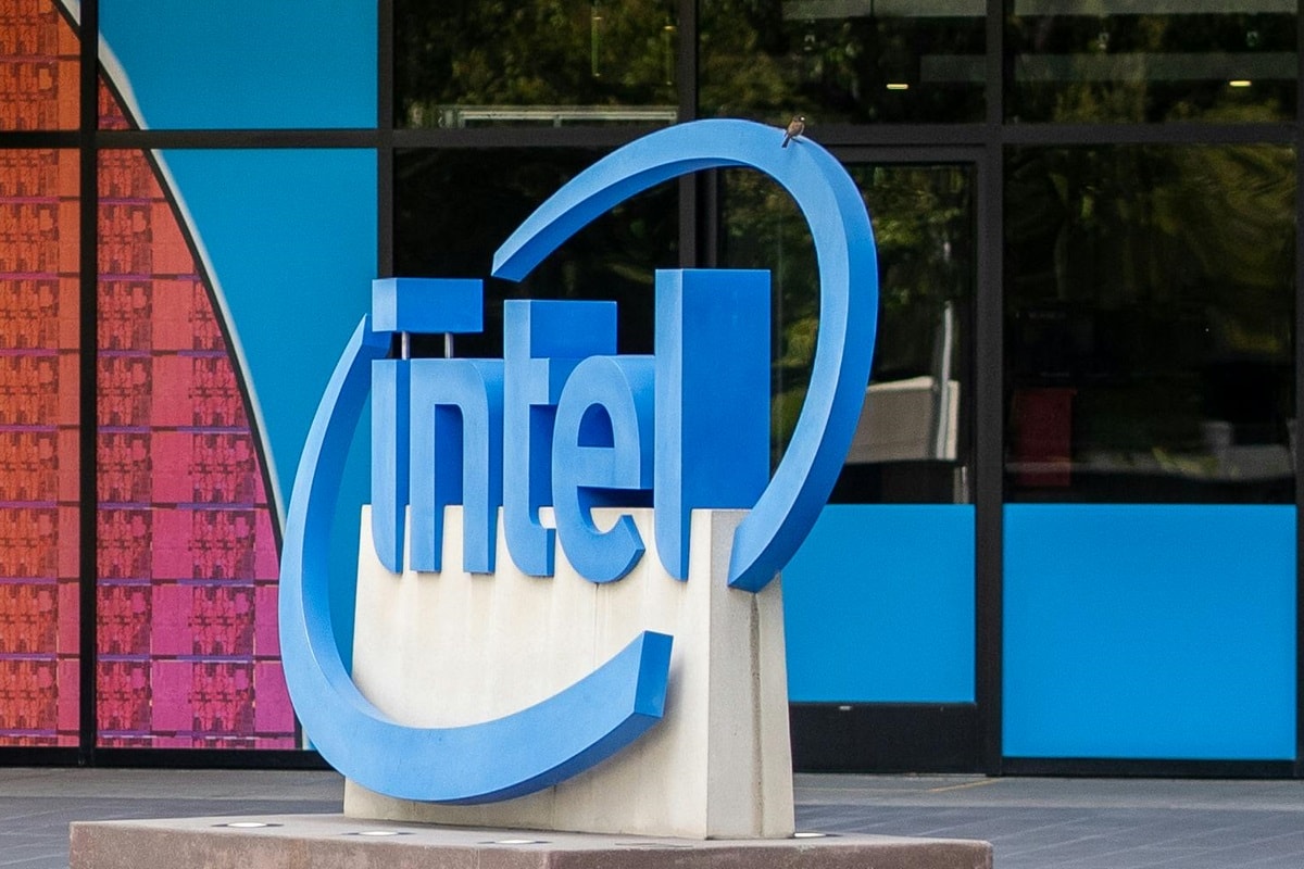 US Finalizes Chips Manufacturing Award for Intel