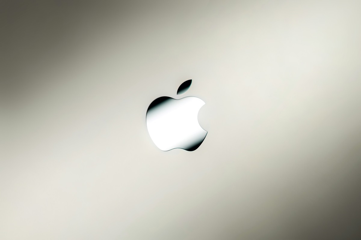 Apple Approaches $4 Trillion Valuation 