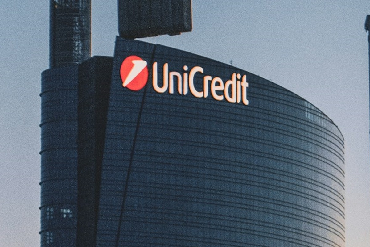 UniCredit Raises Stake in Commerzbank 