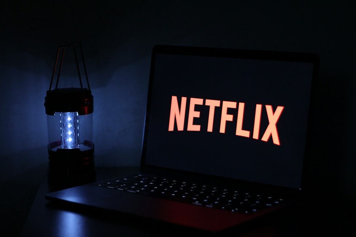 Netflix Shares Hit Record 